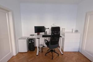 Vienna: Cozy 2-Room Apt. (U3 - Schweglerstrasse)