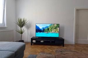 Vienna: Cozy 2-Room Apt. (U3 - Schweglerstrasse)