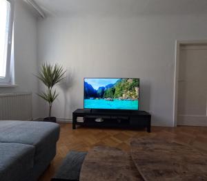 Vienna: Cozy 2-Room Apt. (U3 - Schweglerstrasse)