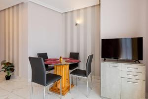 Sweet Escape in Golf del Sur, AH332 with heated pool and ocean view