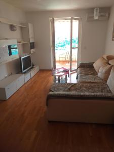 Apartment ANELA with large balcony and beautiful sea view