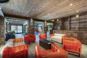 Chalets Courchevel luxury chalet in exclusive ski resorts : photos des chambres