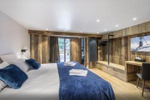 Chalets Courchevel luxury chalet in exclusive ski resorts : photos des chambres