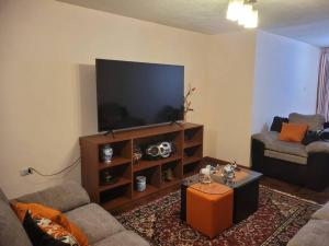 Amplio y lindo departamento.