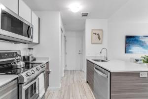 Lovely Unit Mins from Wynwood with Free Parking