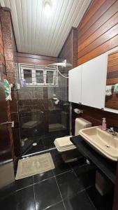 Chalé Flamingo com Piscina Casa inteira em Morretes