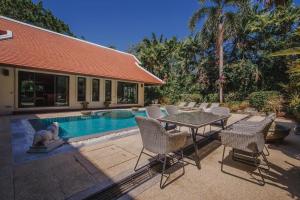 Solas Pool Villa Grand Villa With Private Pool