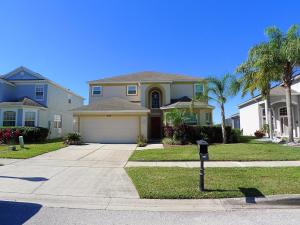 Overlooking The Golf Course, Spacious Interior!