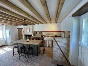 Maisons de vacances Gite Manthelan, 3 pieces, 6 personnes - FR-1-381-534 : photos des chambres