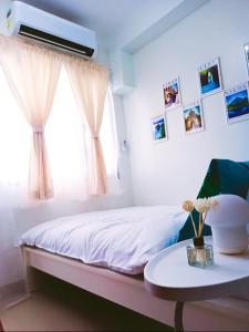 Shore 2 Residences 1BR Deluxe Room in MOA Complex