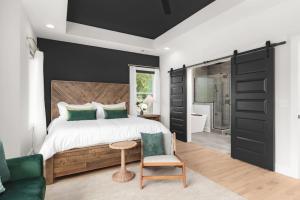 Huge Rooftop Patio at this Stunning Spacious House