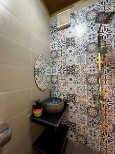 Phòng giường đôi Có ban công (Double Room Balcony)