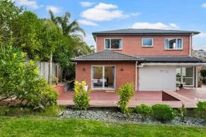 Albany Bolthole with Queen Beds and Kitchenette - Red Vale