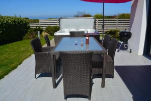 Villas Villa Yana Bretagne Piscine Interieure partagee et Spa Privatif 100m de la Plage : photos des chambres