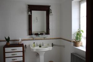 B&B / Chambres d'hotes LE MONTESSER : Chambre Double avec Salle de Bains Privative Séparée