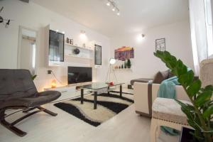 Central duplex apartment