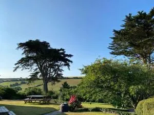 Tranquil family retreat, large plot, splendid view - Thurlestone