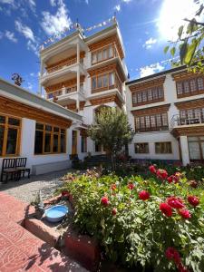 New Moon Guest House