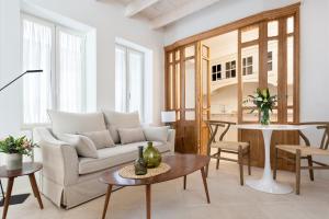 Casa Pilatos Suites Apartments