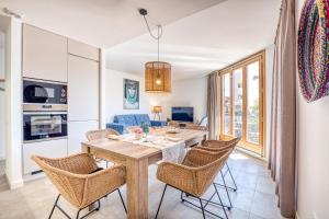 Three-Bedroom Apartment room in CAMBRILS Chic Apartments