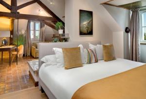 Hotels La Cote Saint Jacques : photos des chambres