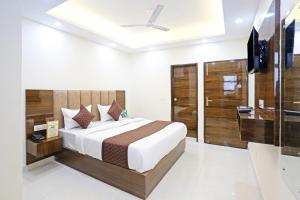 Hotel Vijay Palace - Near Delhi Airport