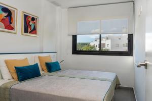 Prime Spanish Holidays - Rennes Arenal Playa Apartments