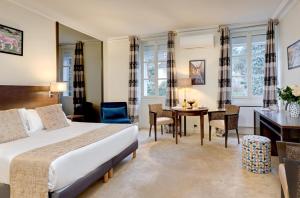 Hotels La Cote Saint Jacques : photos des chambres