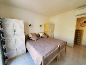 Maisons de vacances Le Salvador - maisonnette pour 4 : photos des chambres