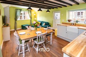 Homely 1-bed Cottage in Stoke Bardolph, Nottingham by Renzo, Stunning Countryside Location!