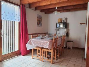 Chalet cosy 4/5 personnes avec jardins, parking, proche télécabine, navette gratuite - FR-1-401-228 - 1-sterrenhotels in Cauterets