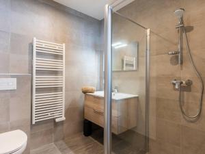 **Charmette: Duplex 4 Pièces, 8 Pers, 3 Ch, Parking Souterrain, Balcon** - FR-1-291-883