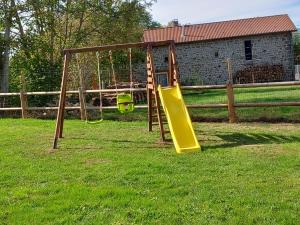 Maisons de vacances gite de l'atelier 15 personnes : Maison 4 Chambres