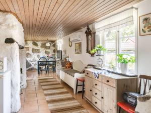 Holiday Home Västra Näs by Interhome