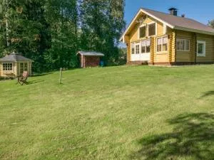 Holiday Home Ahvenranta by Interhome - Riistakoski