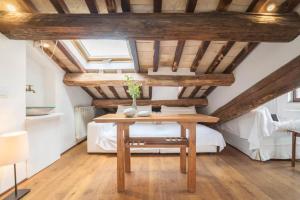 Pantheon Charming Penthouse