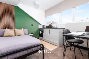Charming Studio Apartment in Derby by Renzo, Ideal for Contractors and Business Stays