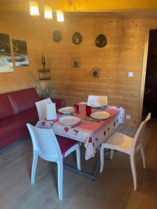 Maisons de vacances NIMES centre Chalet Hammam Sauna Jacuzzi Privatif : photos des chambres