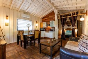 Chalets Chalet Savannaketh : photos des chambres