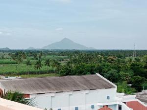 Hotel Everest Residency