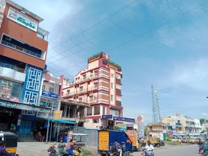 Hotel Everest Residency