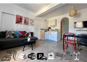 Appartements APPART TOTORO @ FREE PARKING/WIFI/DRAPS : photos des chambres