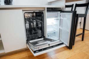 Quiet Loft studio apartment with AC Top location NEW