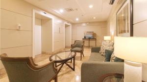 RedDoorz Premium at The Residences Olympia Makati
