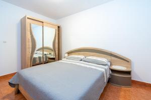 Apartments by the sea Stara Novalja, Pag - 6340