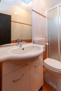 Apartments by the sea Stara Novalja, Pag - 6340