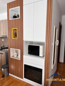 Fully Equiped, Quiet, for 5 persons, Next To Panoramic Gondola