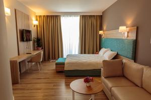 Suite with Sea View room in Regina Blu