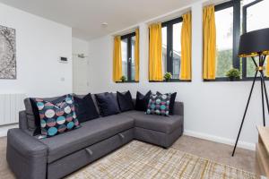 obrázek - Studio Flat in the Heart of Crawley- Apartment 7