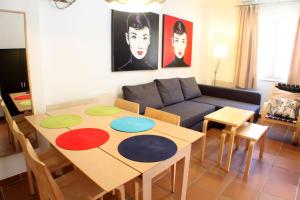 Apartamentos Arttyco con parking y WiFi by SURYNIEVE